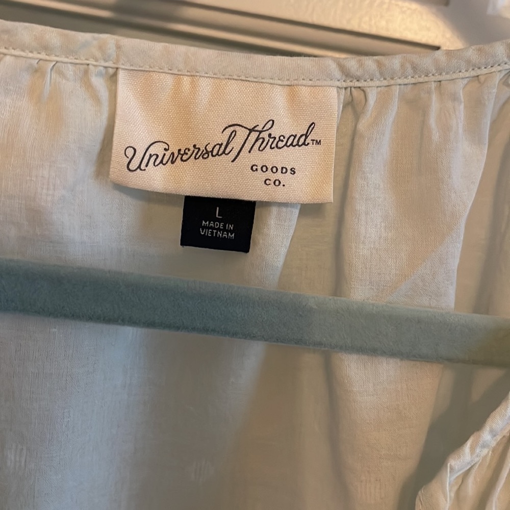 Universal Thread peasant top - Picture 2 of 7